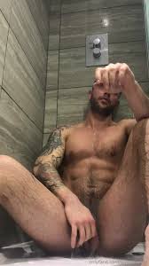 Watch online Pump Action aka Pumpaction OnlyFans - @vincentazz Getting  naughty in the shower on X-video