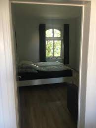 Die wohnung ist komplett mit einem hellen laminatboden ausgestattet, das badezimmer mit fenster ist neu renoviert. Apartment Schone 3 Zimmer Wohnung Im Herzen Von Wuppertal Germany Booking Com