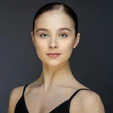 Tania Schwartz's Instagram, Twitter & Facebook