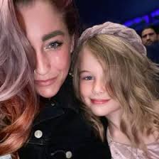 Tabatha Hamilton's Instagram, Twitter & Facebook