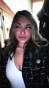 Leah Kehoe's Instagram, Twitter & Facebook