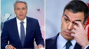 A cambio de qué?": Vicente Vallés mira a cámara y golpea a Pedro Sánchez en  'Antena 3 Noticias' con esta advertencia