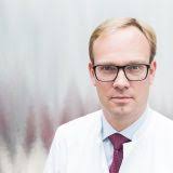 Zufrieden mit dem Spiegelbild