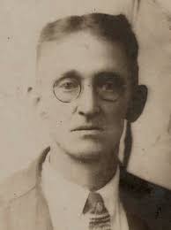 Shops and Their Proprietors, Foundry Lane, Freemantle An old image showing  the shop of the grocer Mr William Thomas Foyle, the shop sat