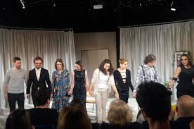 Ca hint, trebuie sa precizez faptul ca in sala noua a teatrului de comedie intri cu doar cateva minute inainte de inceperea spectacolului. Buzoianca Marina Hanganu Regizorul Celui Mai Nou Spectacol Al Teatrului De Comedie BucureÈti Opinia BuzÄu