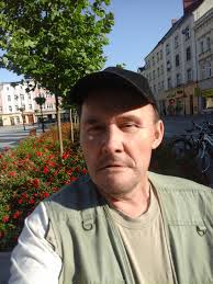 Kochani 5 lat temu mieliśmy cudowny dzień a jaki biały 🐣❄️ Wesołych Świat  jeszcze raz dla Was 😘🐇 Ps. Kochajcie się 🙌🏻🤩 #love #happyester #weeding