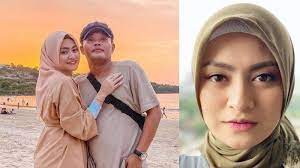 Mantan istri komedian tanah air entis sutisna atau akrab disapa sule meninggal dunia pada sabtu, 4 januari 2020 di bandung. Pilu Nathalie Holscher Keguguran Saat Hamil Muda Istri Sule Tetap Bersyukur Karena Hal Ini Tribunnewsmaker Com