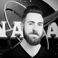 Eric Gregg (@EGregg_Berlin)