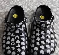 New-UNISEX CROCS CLASSIC HEART PRINT CLOGS- BLACK/WHITE .SZ 13M/12H  REG.$54🎄🎁 | eBay