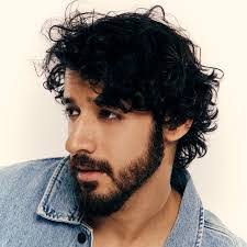 Mia Paul's Instagram, Twitter & Facebook