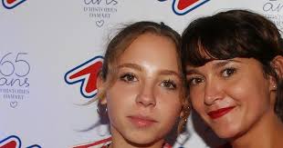 Nina de Caunes : Biographie et actualités