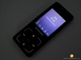 Samsung F300 review: A phone like no ...