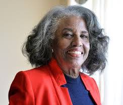 Dede Smith's Instagram, Twitter & Facebook