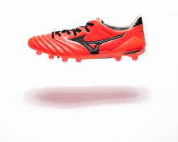 Trouve tes chaussures de foot au meilleur prix sur foot.fr parmi notre large sélection de crampons de foot en stock ! Guide Des Tailles Chaussures De Football Nike Adidas Puma Foot Inside