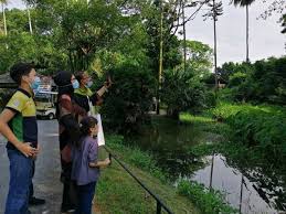 Selesai membeli tiket, saya terus masuk ke dalam kawasan zoo. Zoo Taiping Benarkan Kanak Kanak Masuk