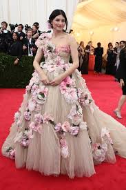 The Met Gala S Jamesian Society Met Gala Dresses Met Gala Looks Chic Evening Dress