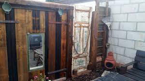 Diy Vintage Gartenzaun Sichtschutz Aus Verschiedenen Elementen Und Alten Materialien Mit Etwas Phantasie Und Diy Vintage Gartenzaun Sichtschutz Selber Bauen