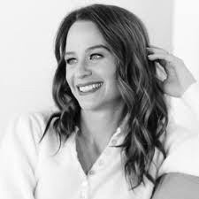 Becca Baisch (@beccabaisch)