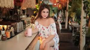 Umur 28 tahun) adalah model dan pelakon berkebangsaan indonesia. Broken Relationship With Stefan William