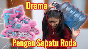 Tentu saja, jangan sampai melupakan perlengkapan keamanan seperti helm dan. Drama Tutik Pengen Punya Sepatu Roda Youtube