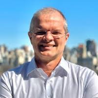 900+ perfis com “Muzzi”