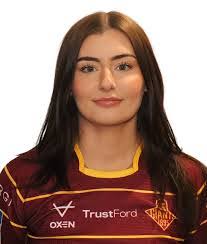 Isabel Rowe's Instagram, Twitter & Facebook