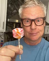 I kindly request a word with the Inventor of the Square Lollipop, please. 😂