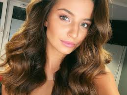 She has appeared in several films such as nobody sleeps in the woods tonight, the hater, jak poslubic milionera, serce nie sluga, successful woman and mafia women. Julia Wieniawa Ostro Skrytykowana Za Film Na Tiktoku