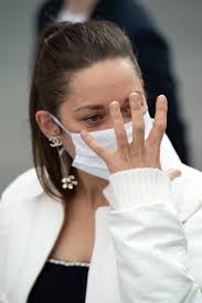 Check out the latest pictures, photos and images of marion cotillard from 2020. Marion Cotillard Chanel Photocall At Paris Fashion Week 2020 13 1 Zeitblatt Magazin