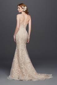 Scattered beading, intricate embroidery or corded lace appliqu é s on a bodice effortlessly highlight a bride's figure in a fit and flare or. Pin On Bride S Accessories