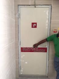 Pintu rintangan api, hendaklah sentiasa ditutup size: M E Bomba Sign Mande Bomba Sign Door Sign Manufacturer Maker Supplier Supply Fong Tat Advertising