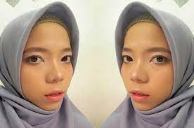 Maybe you would like to learn more about one of these? Kamu Bisa Lho Make Up Sendiri Dengan 5 Tutorial Make Up Natural Untuk Wisuda Yang Simpel Dan 4 Tips Agar Make Up Wisudamu Tahan Lama