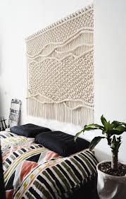 Suspension Macrame Diy Un Joli Objet Fait Maison Pour Votre Decoration Suspension Macrame Macrame Diy Art Macrame