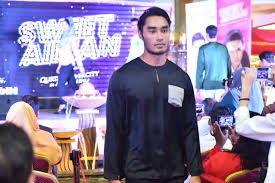 Download mp3 & video for: Aiman Tino Melancarkan Koleksi Qurta By Sweet Aiman Fashion Univercity Hadiah Bernilai Rm 500 Ribu Menanti Pembeli Bertuah