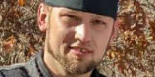 Daniel Critchfield's Instagram, Twitter & Facebook