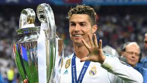 Cristiano ronaldo dos santos aveiro) родился 5 февраля 1985 года в фуншале (о. Cristiano Ronaldo Karriere Und Rekorde Des Portugiesischen Fussballers Fussball