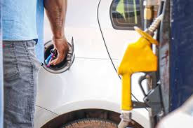 La gasolina magna aumentará dos centavos al venderse en 13.98 pesos y el la gasolina magna, que a partir del 1 de agosto estará en 13.96 pesos por litro, podría subir dos centavos más durante el. Wayaakb Sdzkpm