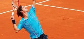 Terenul are o lungime de 23.77 m, și o lățime de 8.23 m pentru jocul de simplu și 10.97 m pentru jocul de dublu. Autor Atenua Anulare Tenis Serviciu Zona De Avantaj Apitotal Ro