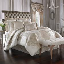 Browse from the vast collection of luxury comforter sets here at latestbedding.com. La Scala Gold Cal King 4 Piece Comforter Set