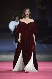 Dolce Gabbana Stage A 12 Part Alta Moda Aria To Opera At La Scala In 2020 Runway Fashion Couture Runway Fashion Dresses Crazy Runway Fashion