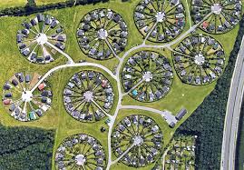 Brøndby haveby er et kolonihaveområde i brøndby, beliggende i den grønne kile mellem brøndbyvester og brøndby strand. Inner Circles Circular Gardens Of Brondby Haveby Denmark Unusual Places