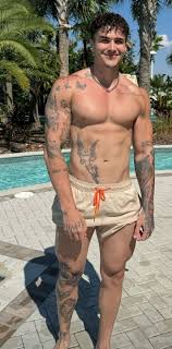 Os melhores nudes de famosos nus mostrando o pênis enorme » SEXO GAY