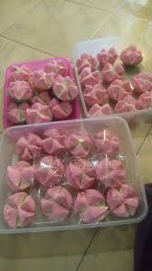 300 gr tepung terigu (pro sedang) 300 gr gula pasir 150 ml susu. Resep Bolu Kukus Mekar Tanpa Air Soda Menggunakan Air Kelapa Semua Resep Ibu Semua Resep Ibu