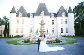 Bride Groom In Front Of Chateau Photography Painted Peacock Photography Read More Http Www Insidewed Wedding Inside Wedding Venue Houston Wedding Venues