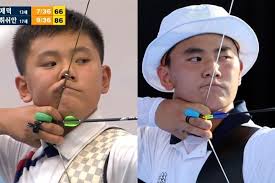 도쿄올림픽 양궁 혼성전에 나선 김제덕(17·경북일고)과 안산(20·광주여대)이 한국선수단에 첫 번째 금메달을 안겼다. Frilvafn8wwm