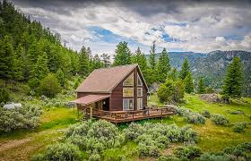 This vacation cabin rental in gatlinburg is perfect for any family or group of friends looking to celebrate a special event, family reunion, or any seasonal vacation! 13 Montana Cabin Rentals Luxury Log Cabins For Rent In Mt