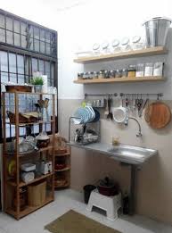 Untuk desain dapur sendiri memang ada banyak sekali, dan bagi para lajang atau yang suka dengan hal minimalis, model dapur sederhana dan murah adalah pilihannya. 27 Desain Dapur Kecil Minimalis Yang Artistik Cantik Rumahpedia