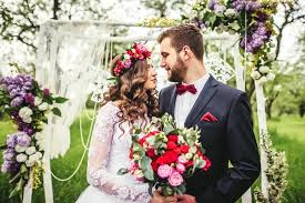 Video ukazuje svatební účes s vlasy ozdoby. Svatba V Boho Stylu Zaradte Prirozenost Originalitu A Jednoduchost Weddingmag