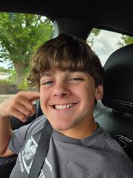 Can Navy recruits wear Invisalign retainers during training?