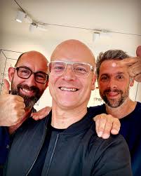 3 Bros 2 Brillen New spectacles for a spectacular Summer thanks to these 2  long time friends and “clear view” supporters. Jan & Fré Verschelden